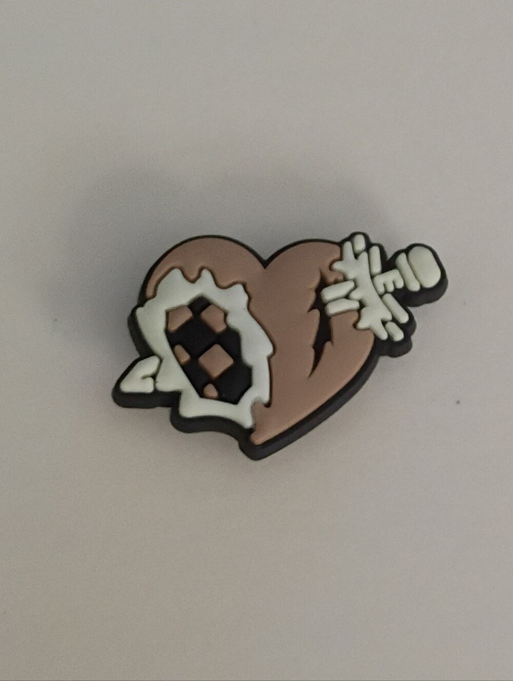 10 for $10 Jibbitz Croc Charm - Dagger Thru Brown Heart w/ Tear Checkered Area 4